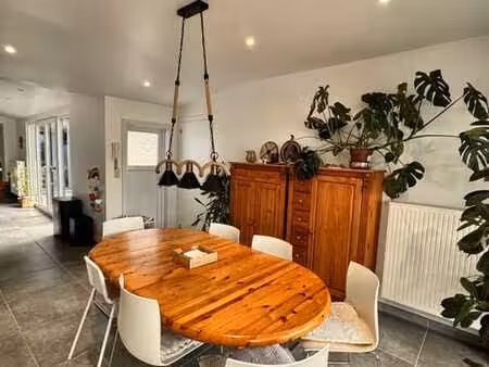 maison 3ch+bureau  peb b  panneaux solaires+borne recharge