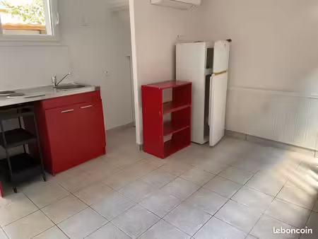 louer charmante maison triplex avec cour privative