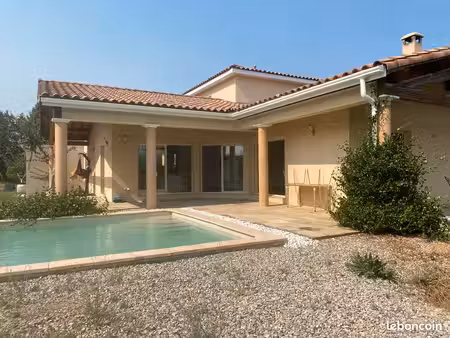 villa moderne grands volumes proche a750 cadre unique