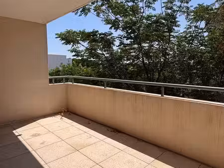 beau t3 terrasse box clim castelnau le lez