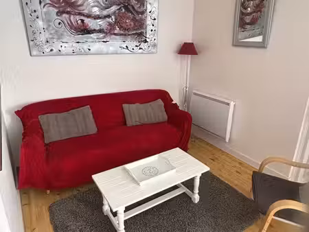 appartement t 3 à 20 m du vieux port et vue mer