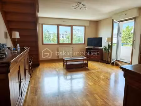 duplex 75 m² – garage  cave  ascenseur et chambre vue sur rade