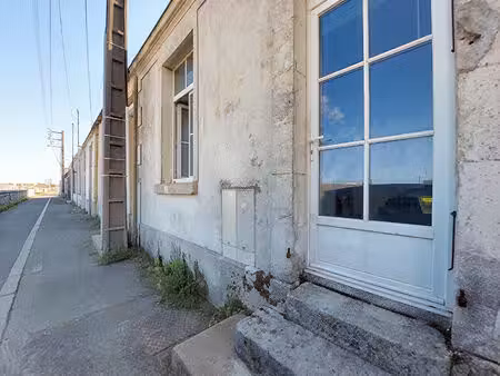 ensemble immobilier de trois logements avec jardin à rénover potentiel locatif ou résidenc