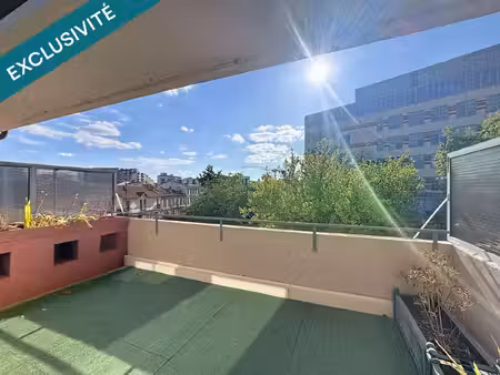 t2 meublé avec grande terrasse – emplacement d’exception à toulouse
