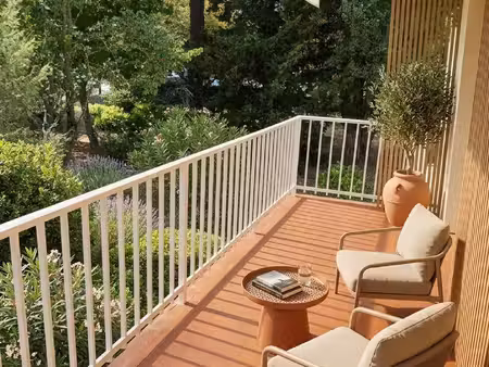 bel appartement t4 avec balcon  cave et parking