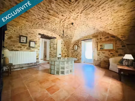 une authentique maison en pierre aux volumes exceptionnels  dans un cadre naturel préservé