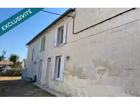 centre bourg  maison en pierre 