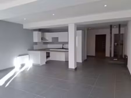 location maison à saint-julien-de-vouvantes (44670) : à louer / 146m² saint-julien-de-vouv