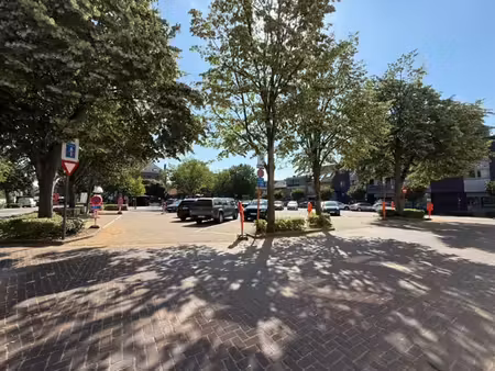 commerciële handelsruimte van 115 m² op toplocatie (dorps...