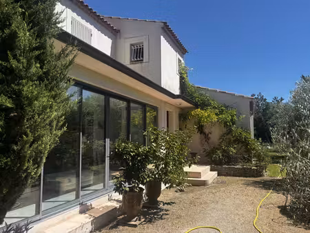 elégante propriété familiale avec piscine et appartement indépendant
