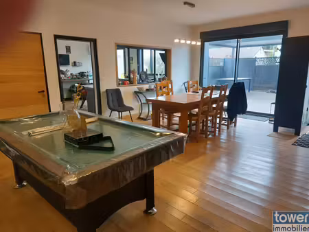 maison  5 pièce(s)  2 chambre(s)  150 m²