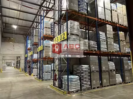 location entrepôt nimes 30000 28000m²
