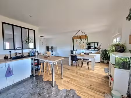 à louer maison 77 2 m² – 870 € |offekerque
