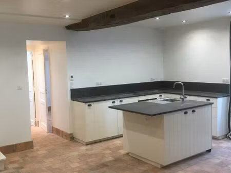 location appartement 3 pièces  68.11m²  le lion