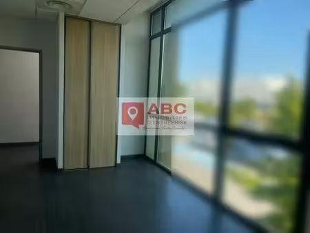 location bureaux 210 m²