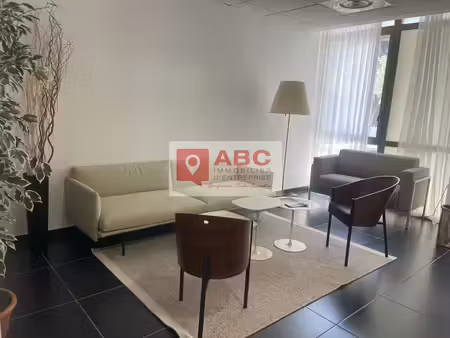 location bureaux 786 m²