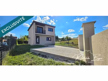 vente maison 4 pièces 74 m² à flat (63500)  215 000 €