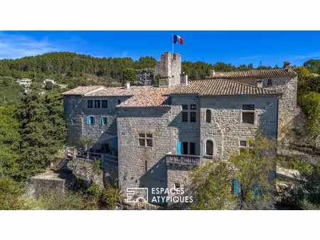 château à vendre à ucel