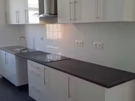 location appartement 3 pièces à castres (81100) : à louer 3 pièces / 80m² castres