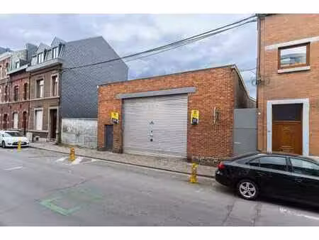 maison avec entrepot sur parcelle de 274m²