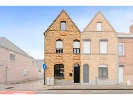 maison semi-ouverte avec garage à nieuport.
