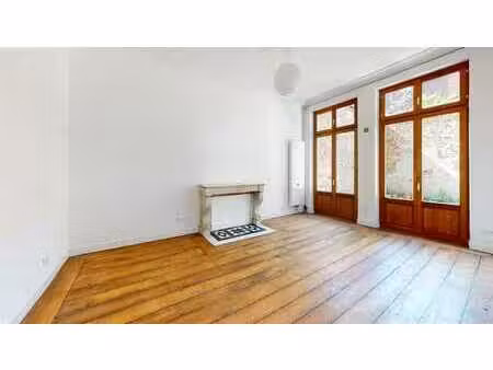 prox. galerie st lambert - rez comm.ou bureaux