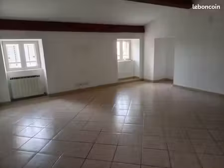 apparement t3 dans le centre du village d'olmeto