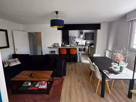 t3 meublé 73 m² – centre angers (doutre / château) – tram au pied
