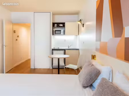 studio 1 pièce 22 m²