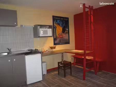 studio meublé 5 mn cnpe belleville/l