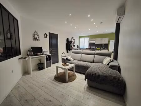 bouillargues : appartement t1 bis en rez-de-chaussée