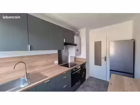 t1 bis meublé rénové – 46 m² avec balcon  parking privé & cave – villeurbanne gratte-ciel