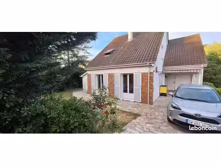 maison familiale 6 pièces – 5 chambres – 136 m² – terrain 1 072 m² – garage + dépendance