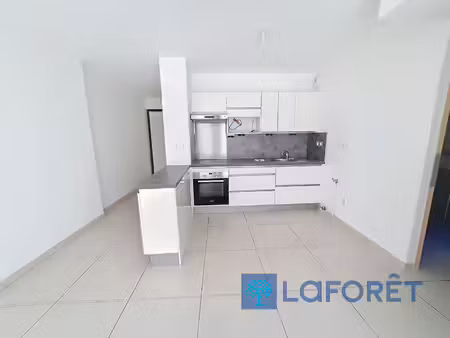 carqueiranne : appartement t2 de 50m² avec garage