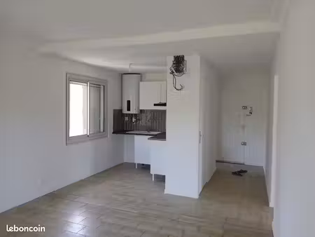 f3 à louer à nîmes  quartier croix de fer