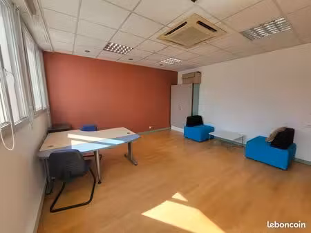 bureau spacieux et lumineux à louer - 27m²