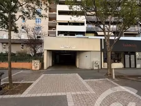 parking 11 m² clermont ferrand