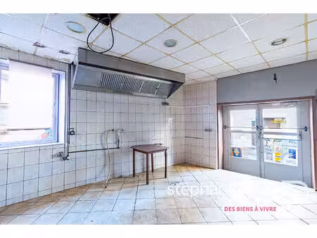local commercial 46.5m² + grenier de 35m² au centre de villars-les-dombes