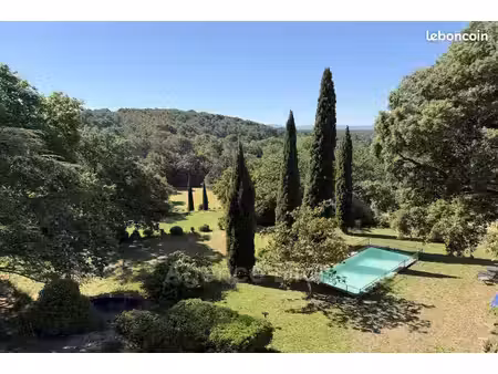 maison 10 pièces 371 m²