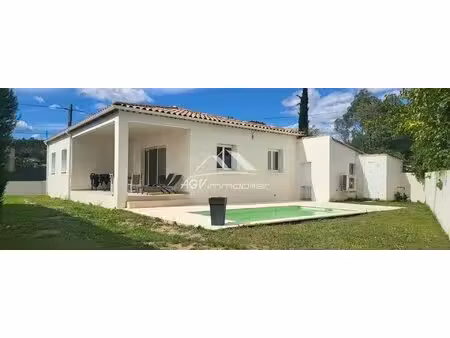 maison environ 100 m² avec piscine et garage