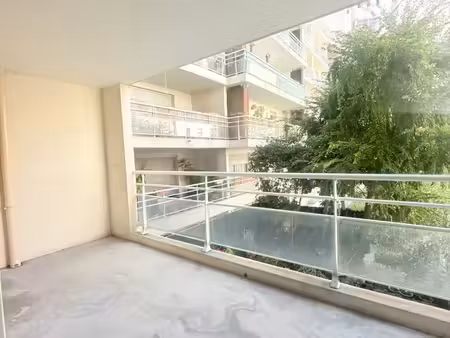 location appartement 3 pièces 79 m² à marseille 1 (13001)