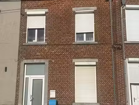 maison unifamiliale avec jardin et terrasse
