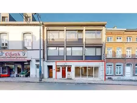 rez- de- chaussée commercial et appartement