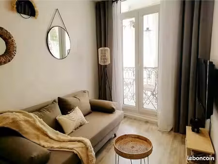 studio plein centre avec balcon toutes charges comprises