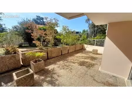 t1bis rénové 38m² + terrasse 35m²