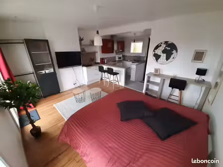 loue f1 meublé idéal étudiant 27m² tout equipe pied forêt et jenner dans immeuble perret