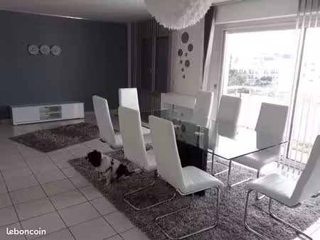location les floralies à l année 86 m2