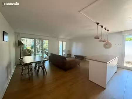 loue appartement avec jardin privatif - 72m² - pointe rouge