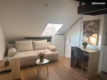 ? charmant studio meublé de 16 m² – rue des martyrs  paris 9ᵉ