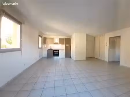 a louer appartement t2 lumineux hyper centre + parking